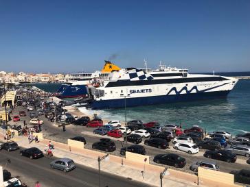 Σύρος: Άψογος συντονισμός για το πρώτο κύμα αναχώρησης επισκεπτών