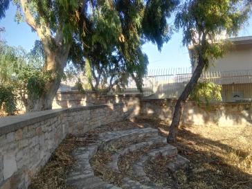  Απομάκρυνση ξερών χόρτων 