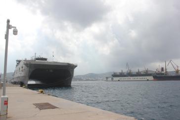 Η Επιτροπή Ειρήνης Σύρου καταγγέλλει τον ελλιμενισμό του Carson City