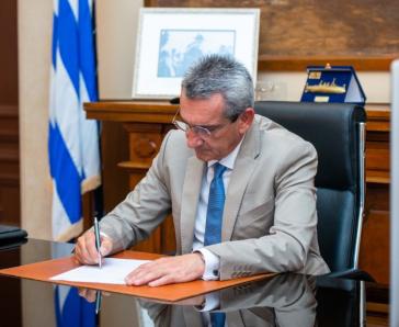 Διαμόρφωση περιβάλλοντος χώρου στο γήπεδο Καμινίων