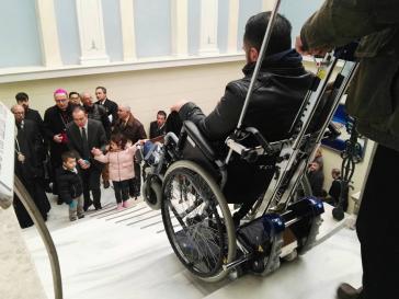 Η Σύρος συγκινεί και πρωτοπορεί 