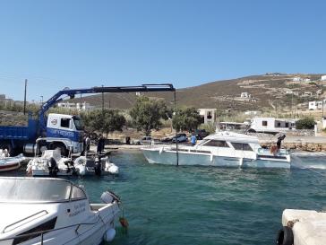 Προσάραξη τουριστικού πλοίου στον όρμο της Αζολίμνου