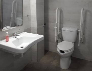 Tουαλέτα για το Ειδικό Νηπιαγωγείο Ερμούπολης