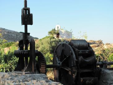 Ξεκινά το έργο αποκατάστασης και προβολής των μαγκανοπήγαδων της Βάρης