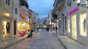 Επανεκκίνηση λιανικού εμπορίου μετά από επώδυνο λουκέτο