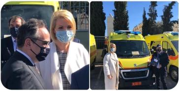 Παράδοση νέων ασθενοφόρων στα μικρά νησιά των Κυκλάδων