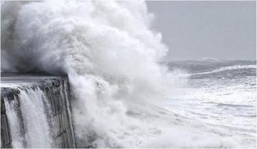 Κακοκαιρία και ισχυροί άνεμοι σε Κυκλάδες και Δωδεκάνησα