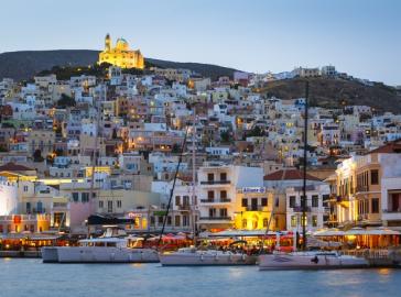 Βγήκαν “μαχαίρια” για τον τουρισμό 