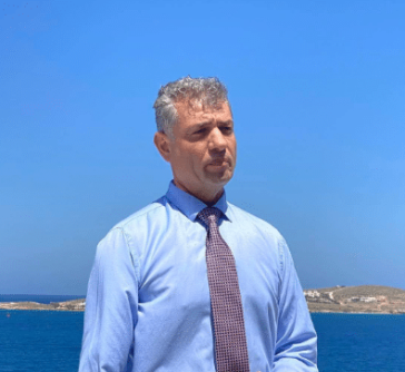 "Το Υπουργείο Παιδείας να ανακαλέσει την απόφασή του για τις συγχωνεύσεις τμημάτων"