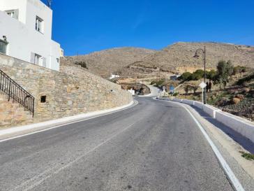 450 χιλ. ευρώ για την ανακατασκευή ασφαλτοτάπητα επαρχιακού οδικού δικτύου Σύρου