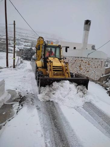 Μέριμνα του Δήμου Σύρου - Ερμούπολης για το οδικό δίκτυο κατά τις ημέρες του χιονιά 