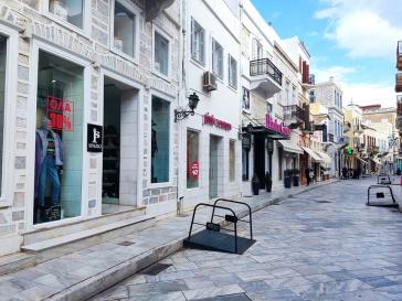 Δραματική η κατάσταση στην αγορά παρά τις εκπτώσεις 