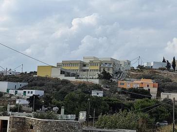 Ανάδοχος για τον χώρο στάθμευσης στο Δημοτικό Σχολείο Βάρης 