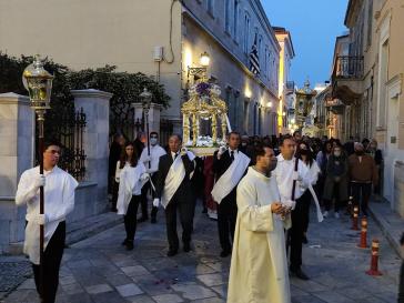 Περιφορά του Επιταφίου των Καθολικών στην Ερμούπολη 