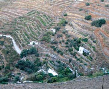 Λίθινοι αναβαθμοί στον Καβουροπόταμο της Πάρου