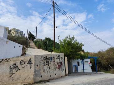 Δημοτικό Βάρης: Σύμβαση για τη διαμόρφωση οικοπέδου για την ασφαλή μεταφορά μαθητών 