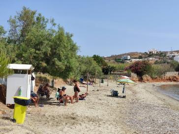 Καμία φροντίδα για την παραλία της Φάμπρικας 