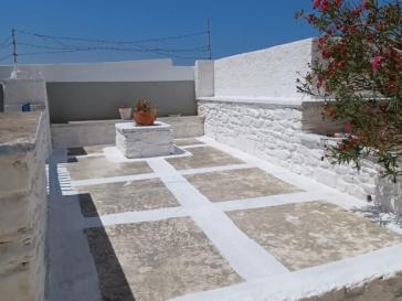 “Φρεσκάρισμα” στον οικισμό της Άνω Σύρου 