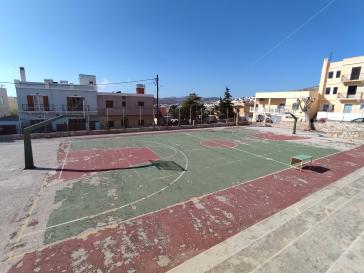 Σε κάκιστη κατάσταση το γήπεδο μπάσκετ 