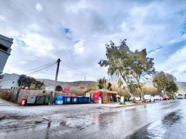 Αγορά οικοπέδων για στάθμευση σε Φοίνικα και Ερμούπολη 