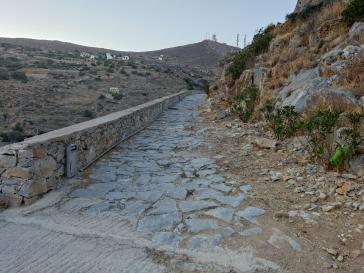 Ζουμ στα αναπάντητα θέματα της περιπατητικής διαδρομής 