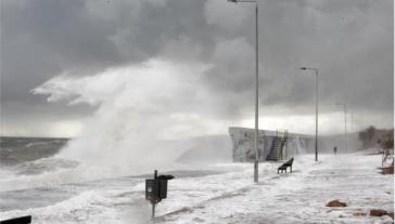 Έντονη κακοκαιρία από το πρωί της Τρίτης στις Κυκλάδες 