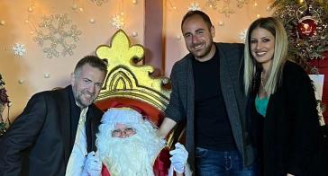 Ολοκληρώθηκε η λειτουργία του χριστουγεννιάτικου χωριού στη Σαντορίνη