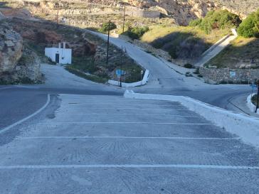 “Φρεσκαρίσματα” και αντικαταστάσεις στην Άνω Σύρο 