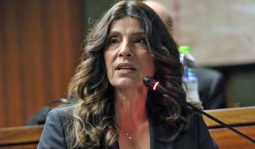 Τσαπανίδου: Ζητήθηκε από τον Γεωργούλη να παραδώσει την έδρα