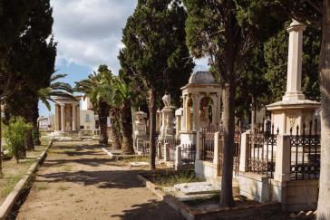 “Ψαλίδι” στις αποκαταστάσεις ταφικών μνημείων 