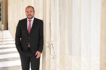 Παρέμβαση Φόρτωμα στη Βουλή για την απουσία ελικοπτέρου του ΕΚΑΒ από την βάση της Σύρου