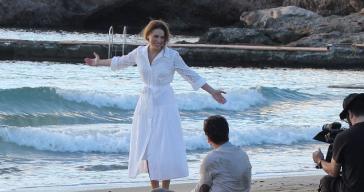 “Η Σύρος είναι το καταφύγιό μου, όπως και για τη Μάρμω” 