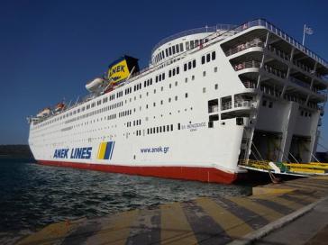 Ακτοπλοϊκά δρομολόγια: Διεξάγονται από Πειραιά και Λαύριο