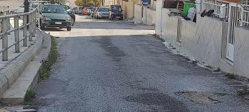  Ζητούν ασφαλτόστρωση στην είσοδο των Γυμνασίων 