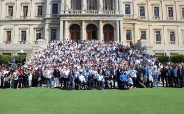 Οι χρυσοί αθλητές της Ελλάδας τίμησαν τη Σύρο και τον Δημήτριο Βικέλα 