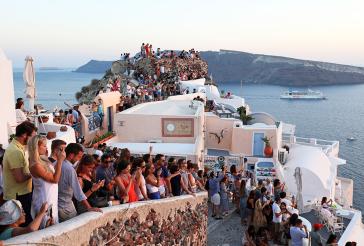 ΚΟΒ Θήρας ΚΚΕ: Απαράδεκτη ανακοίνωση της τοπικής κοινότητας για περιορισμό μετακινήσεων λόγω τουριστών