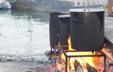 Σύρος: Έρχεται το παραδοσιακό νησιώτικο γλέντι της Κακαβιάς 