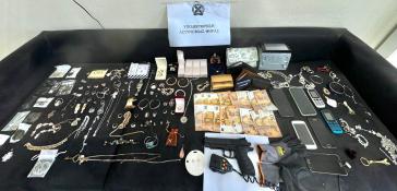 Σαντορίνη: Συνελήφθησαν δράστες για κλοπές, οπλοκατοχή και βία κατά υπαλλήλων - δικαστικών