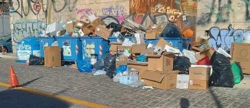 Εκτός ελέγχου η αποκομιδή στη Σύρο 