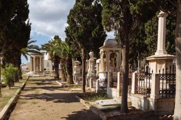 Αρχίζει η “αναγέννηση” των ταφικών μνημείων 