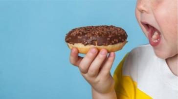 Σχολική διατροφή – Οδηγίες από το Υπ. Υγείας: Η Ελλάδα χτυπάει "κόκκινο" στην παιδική παχυσαρκία 