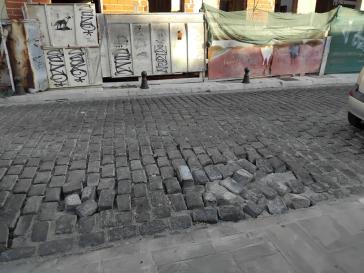 Ανεπαρκής προειδοποίηση προς οδηγούς και πεζούς 