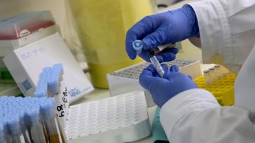 Κορονοϊός: 20 θάνατοι και 10 διασωληνωμένοι - "Βροχή" οι εισαγωγές σε Νοσοκομεία