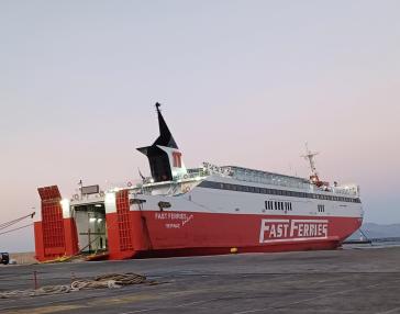 Ανεκτέλεστο σήμερα το δρομολόγιο του Fast Ferries Andros - Στις 12 το Blue Star Paros από Σύρο 