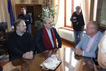 Με το βλέμμα στην παραχώρηση του αεροδρομίου Σύρου 