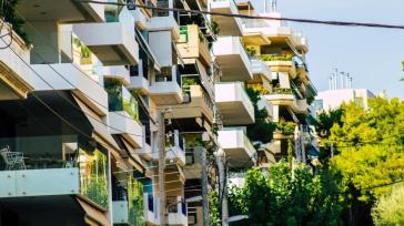 Ακίνητα: Ανακαίνιση κατοικιών με επιδότηση μέχρι 8.100 ευρώ