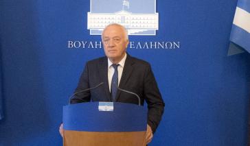 Μ. Καφούρος: Ζητά την ενίσχυση του Λιμεναρχείου Θήρας 