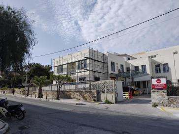  “Ντύνεται” με σκαλωσιές το Νοσοκομείο Σύρου 