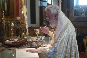 Η αρχιερατική Θεία Λειτουργία της Μ. Πέμπτης στον ναό του Αγίου Ιωάννη Ποσειδωνίας