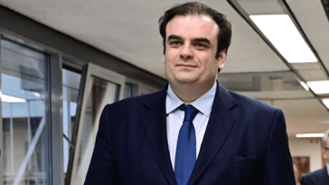 Πιερρακάκης: Μόνιμη στήριξη 2,7 εκ. πολιτών και του Προγράμματος Δημοσίων Επενδύσεων